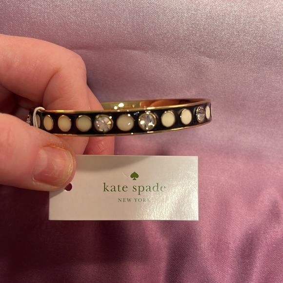 Kate Spade Idiom Enamel Bangle set in Gold - Picture 5 of 5